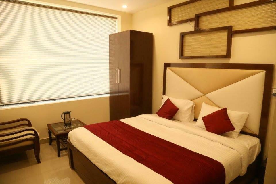 Hotel Eurasia Zirakpur 外观 照片